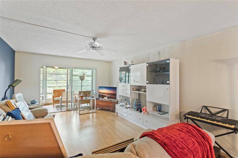 Image 20 of 26 For 2302 Lucaya Ln  L4