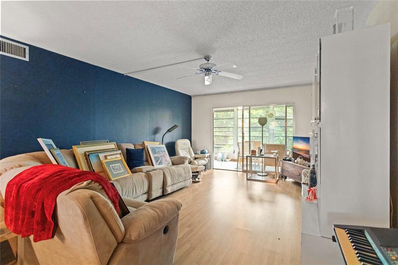 Image 21 of 26 For 2302 Lucaya Ln  L4