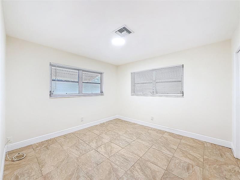Image 10 of 31 For 242 26th Ct  