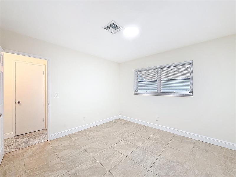 Image 11 of 31 For 242 26th Ct  