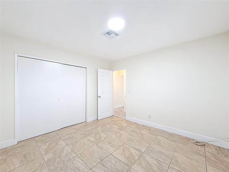 Image 12 of 31 For 242 26th Ct  