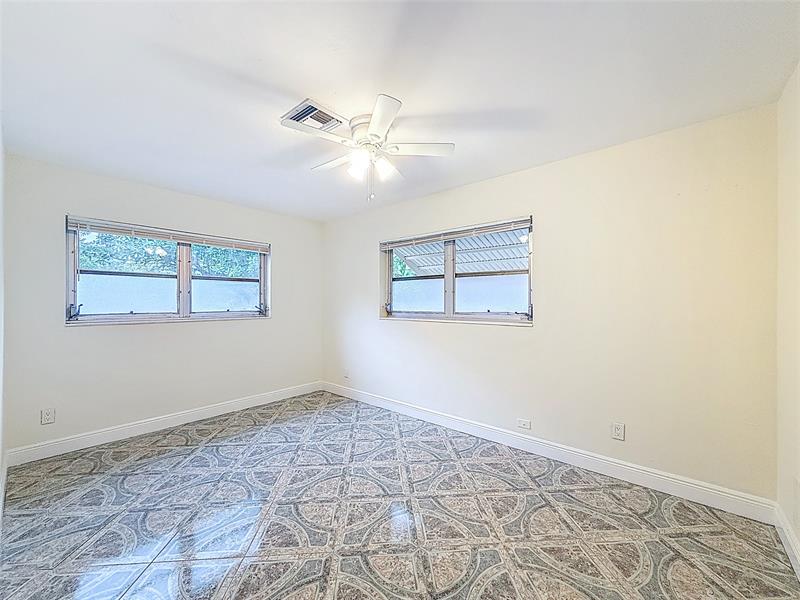 Image 14 of 31 For 242 26th Ct  