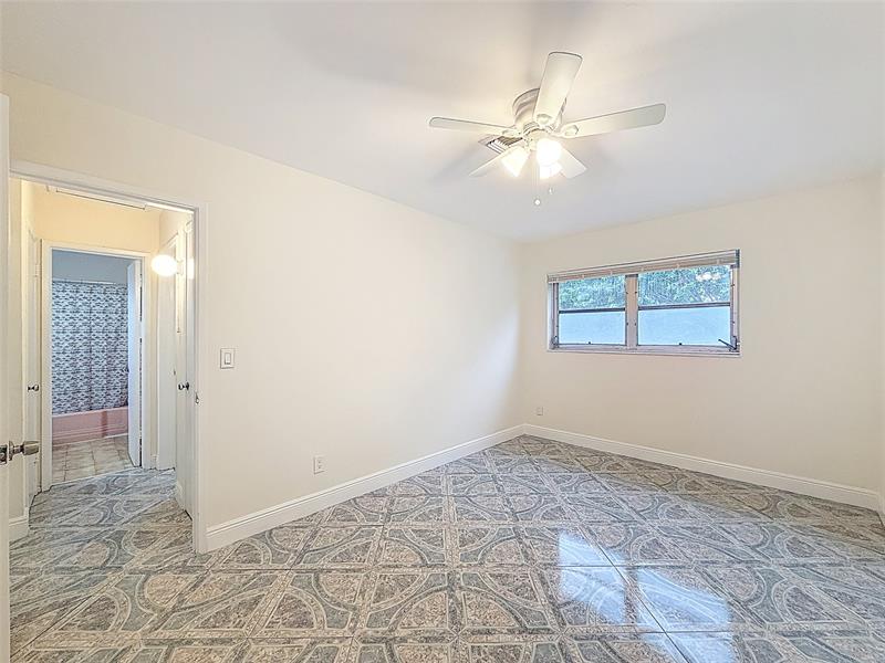 Image 15 of 31 For 242 26th Ct  