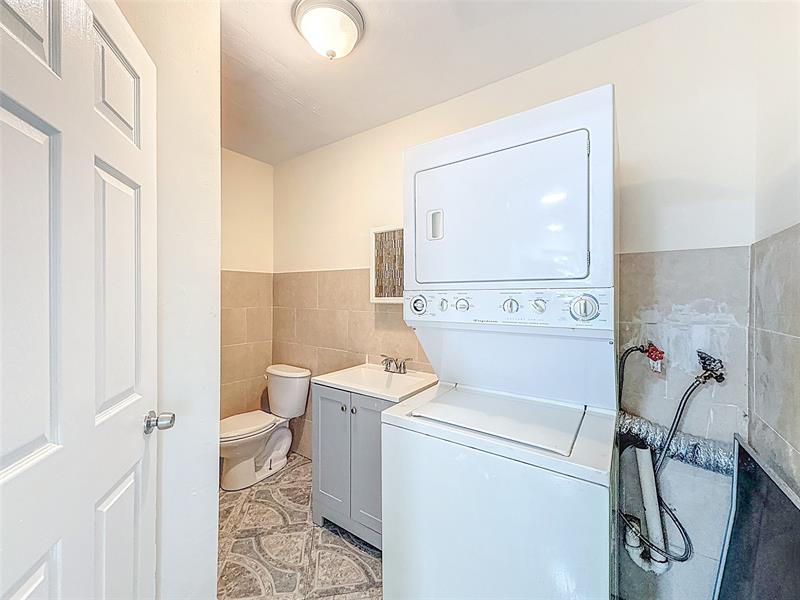 Image 19 of 31 For 242 26th Ct  