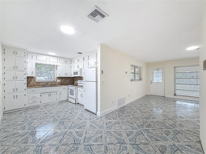 Image 22 of 31 For 242 26th Ct  