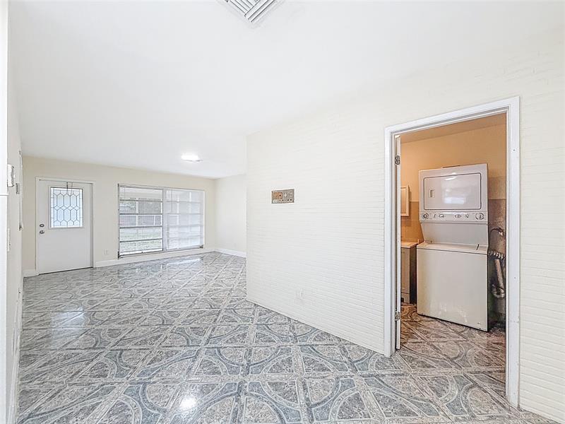 Image 23 of 31 For 242 26th Ct  