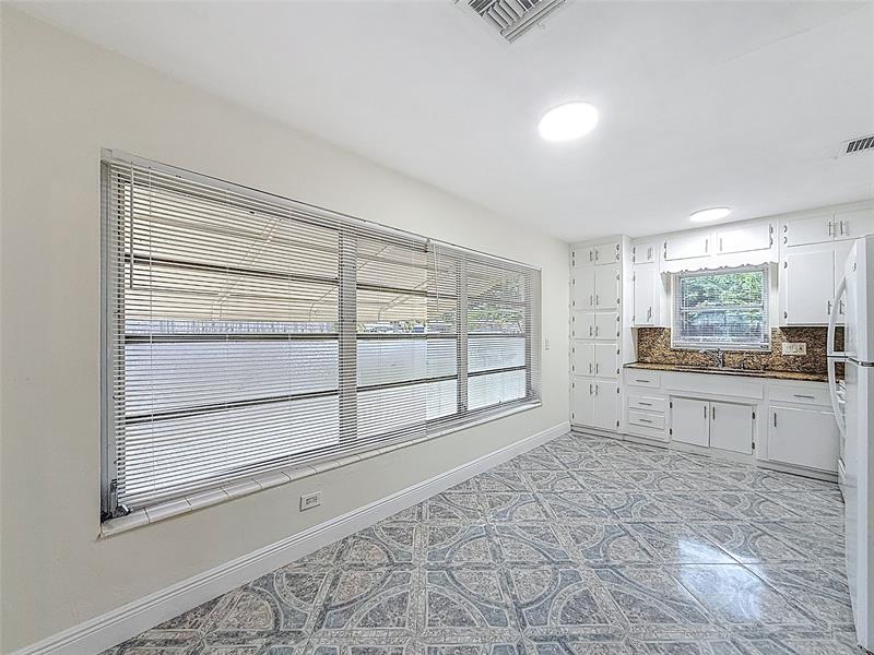 Image 27 of 31 For 242 26th Ct  