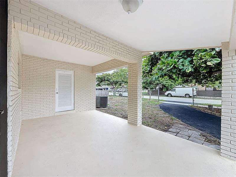 Image 3 of 31 For 242 26th Ct  