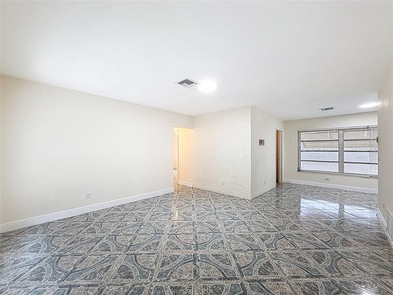 Image 7 of 31 For 242 26th Ct  