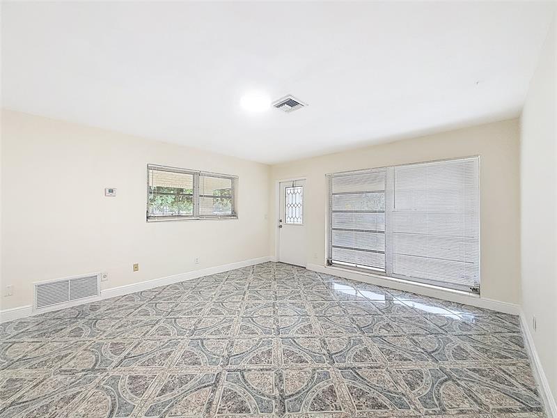 Image 9 of 31 For 242 26th Ct  