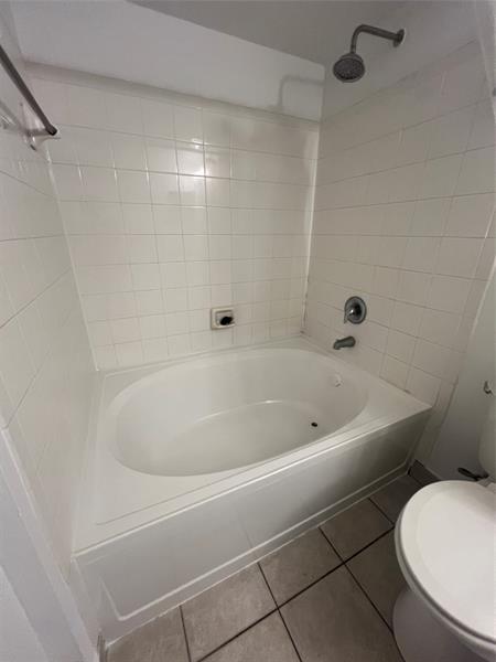 Image 13 of 28 For 903 Villa Cir  903