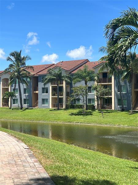 Image 15 of 28 For 903 Villa Cir  903