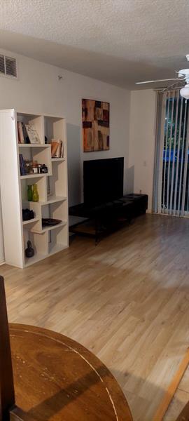 Image 16 of 28 For 903 Villa Cir  903