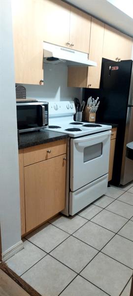 Image 18 of 28 For 903 Villa Cir  903