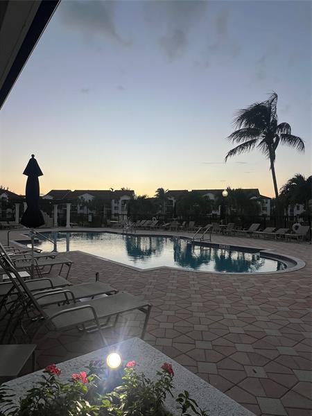 Image 22 of 28 For 903 Villa Cir  903