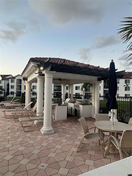 Image 23 of 28 For 903 Villa Cir  903