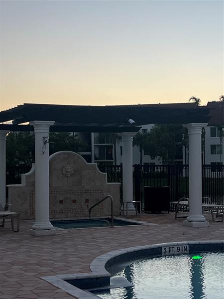 Image 24 of 28 For 903 Villa Cir  903