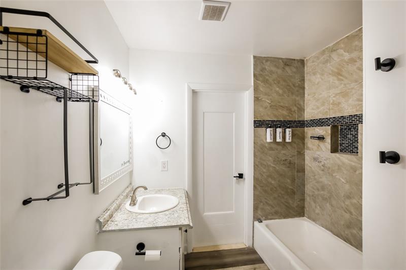Image 11 of 15 For 527 13th Ct  