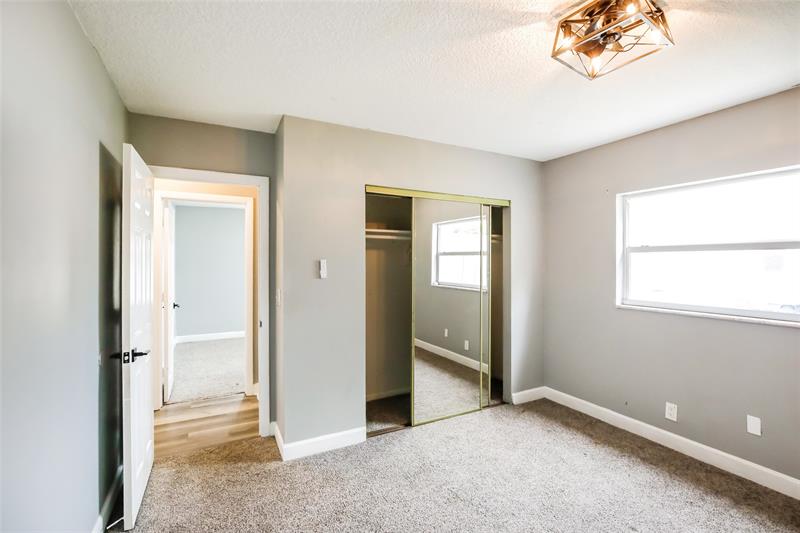 Image 13 of 15 For 527 13th Ct  