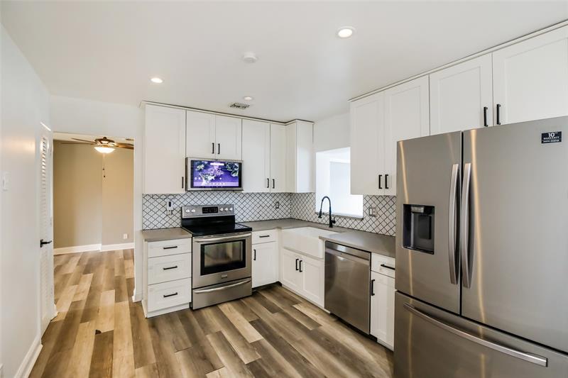 Image 5 of 15 For 527 13th Ct  
