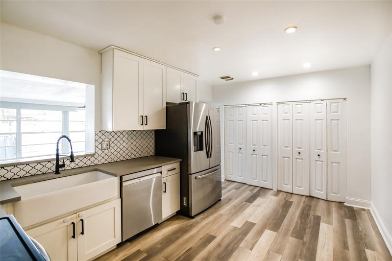 Image 6 of 15 For 527 13th Ct  