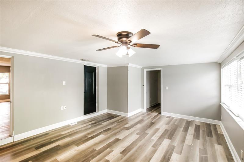 Image 9 of 15 For 527 13th Ct  