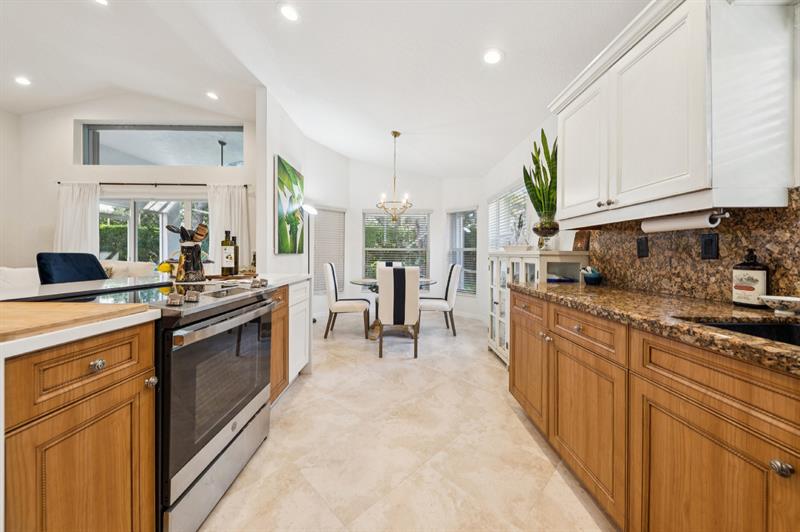 Image 11 of 26 For 6668 Rienzo St
