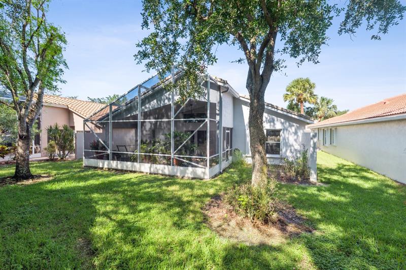 Image 21 of 26 For 6668 Rienzo St