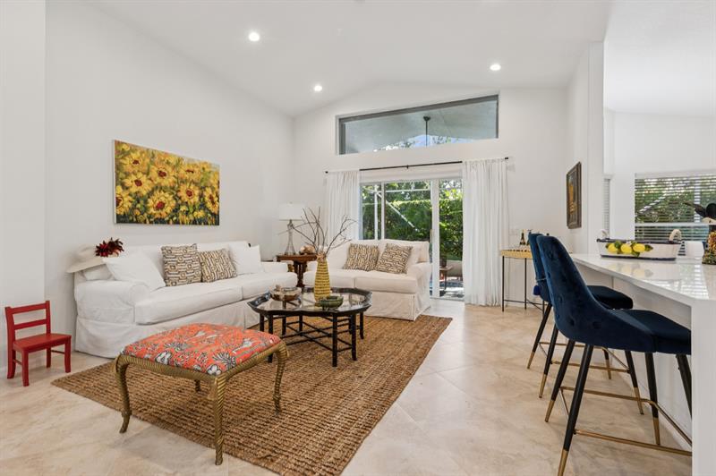 Image 7 of 26 For 6668 Rienzo St