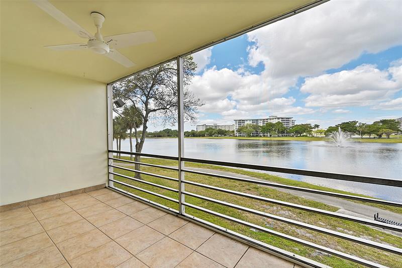 Image 24 of 27 For 2801 Palm Aire Dr  201