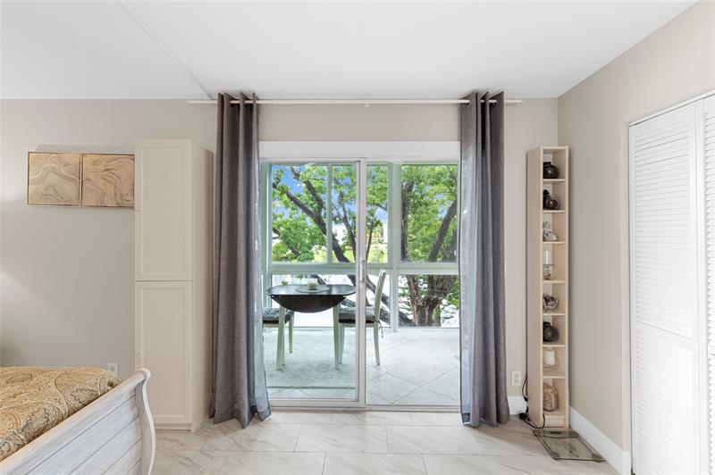 Image 18 of 50 For 3028 Cambridge B  3028