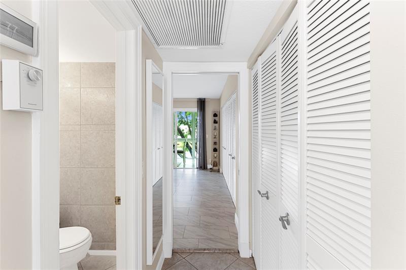 Image 21 of 50 For 3028 Cambridge B  3028