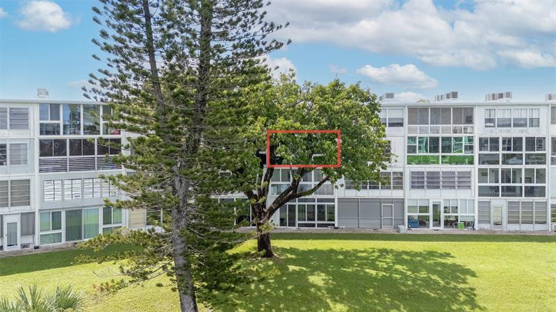 Image 29 of 50 For 3028 Cambridge B  3028