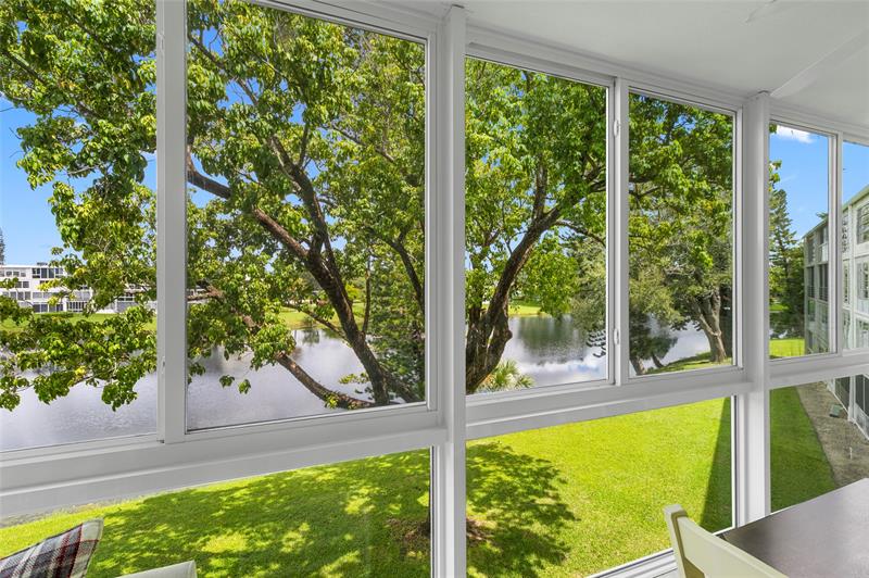 Image 3 of 50 For 3028 Cambridge B  3028