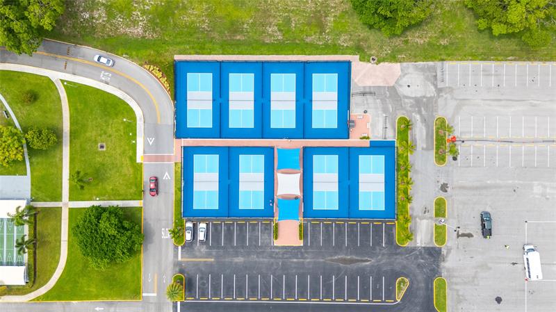 Image 38 of 50 For 3028 Cambridge B  3028