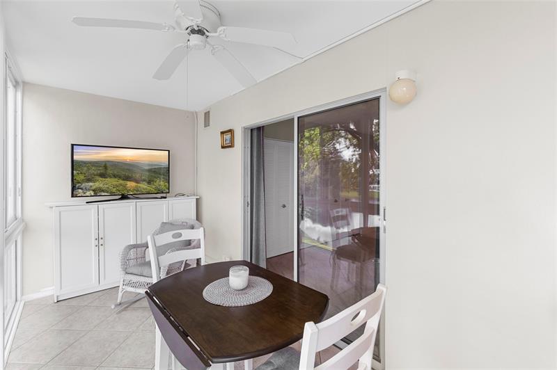 Image 5 of 50 For 3028 Cambridge B  3028