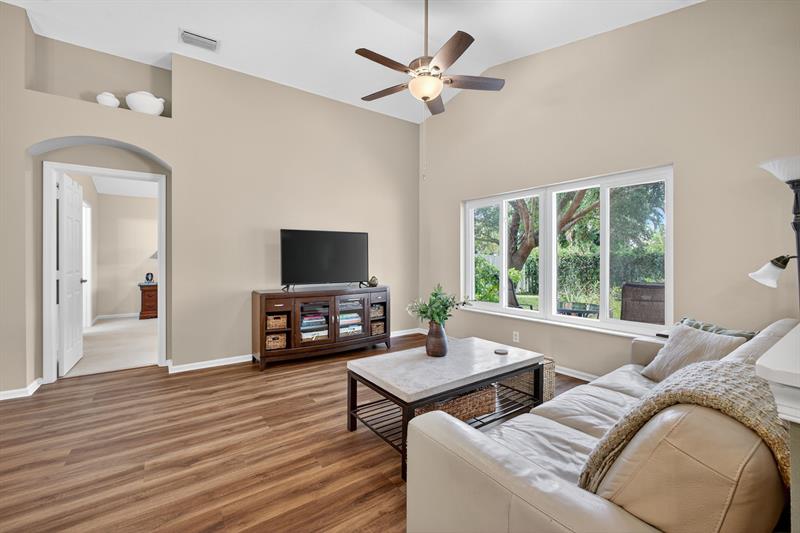 Image 10 of 32 For 2474 Springtree Place