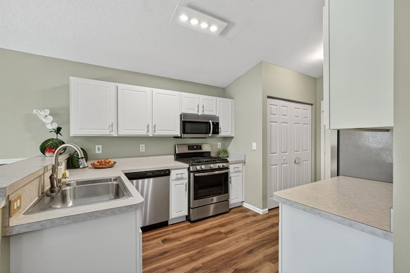 Image 12 of 32 For 2474 Springtree Place