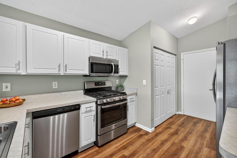 Image 13 of 32 For 2474 Springtree Place