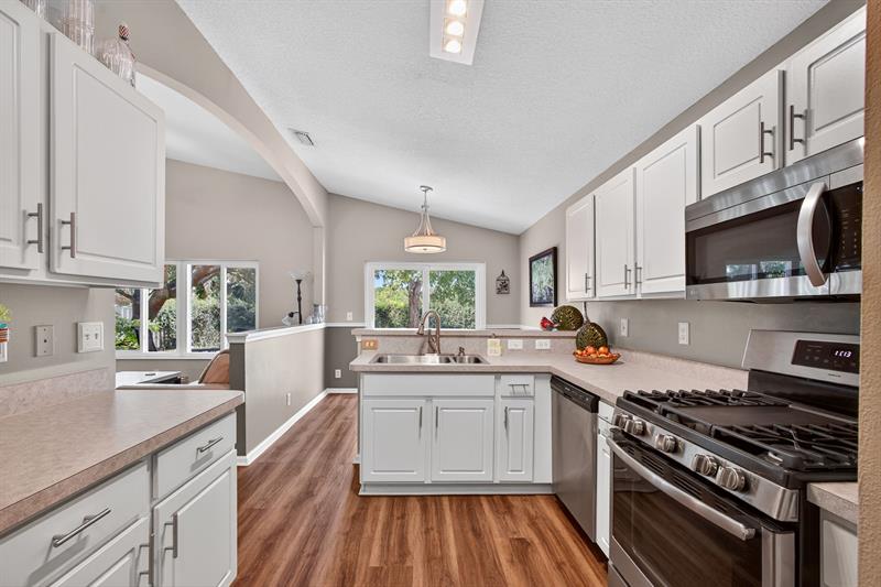 Image 14 of 32 For 2474 Springtree Place