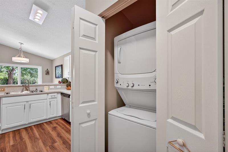 Image 16 of 32 For 2474 Springtree Place