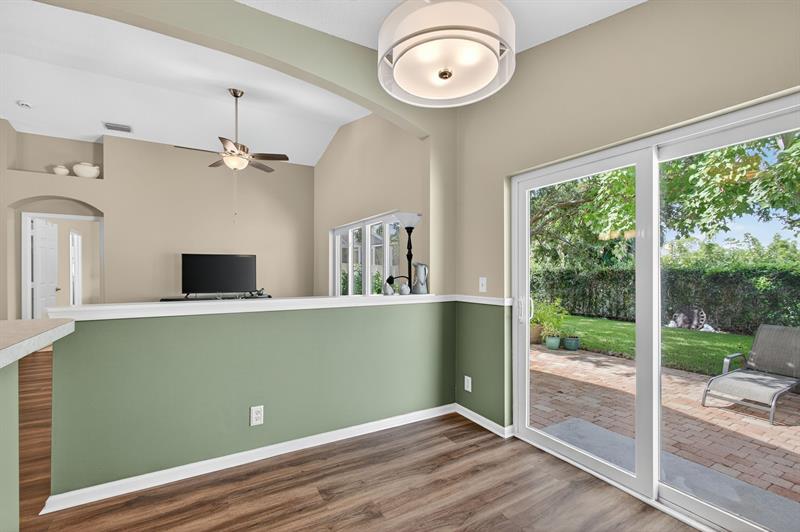 Image 18 of 32 For 2474 Springtree Place