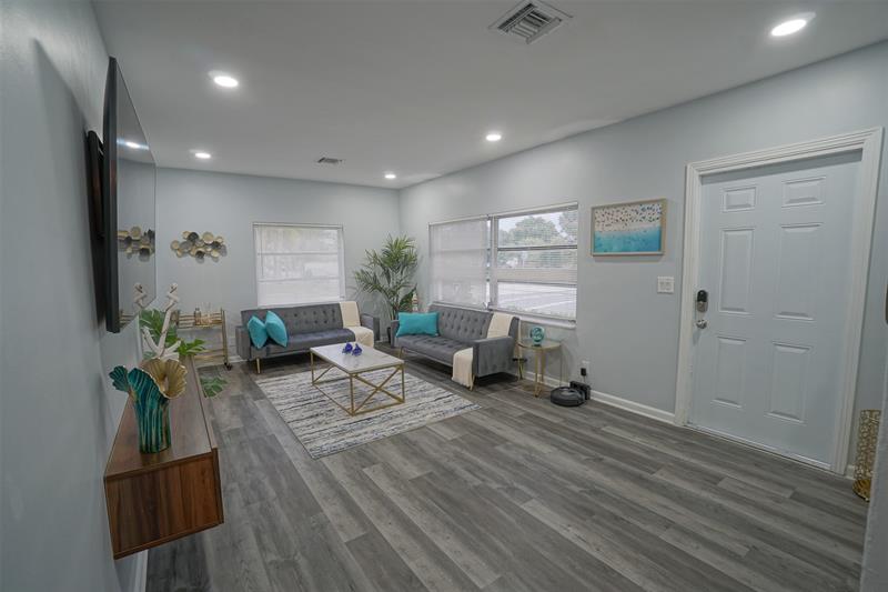 Details for 1102 Sunset Rd, West Palm Beach, FL 33401