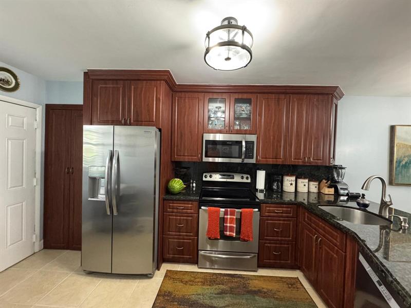 Image 4 of 33 For 1770 191st St  112-1