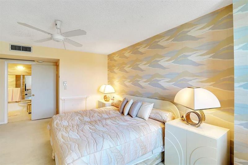 Image 10 of 15 For 2600 Flagler Drive  512