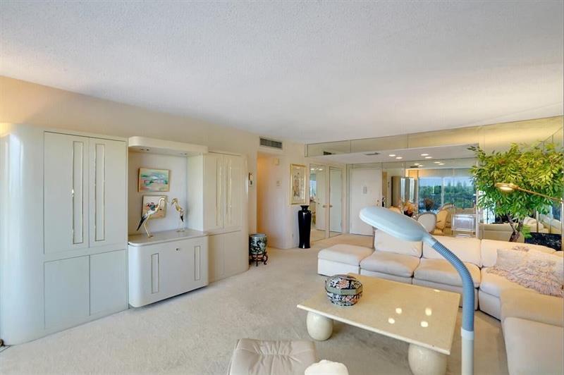 Image 9 of 15 For 2600 Flagler Drive  512