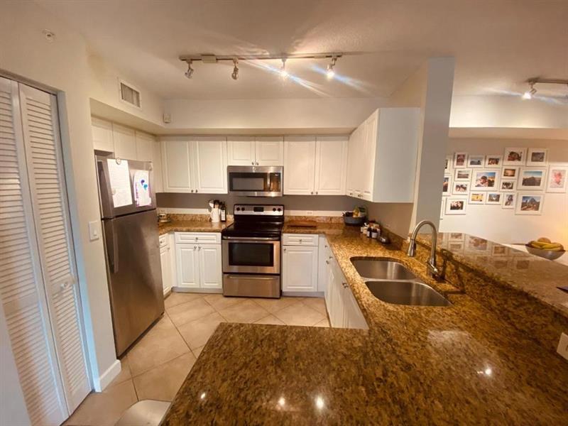 Details for 405 Villa Cir, Boynton Beach, FL 33435