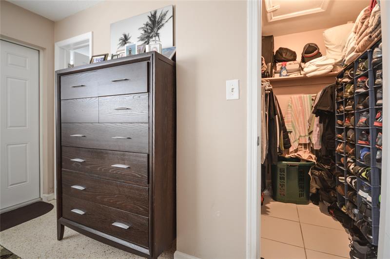 Image 12 of 18 For 1635 5th Ct  B