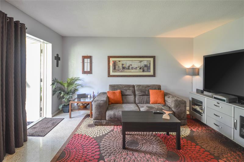 Image 5 of 18 For 1635 5th Ct  B