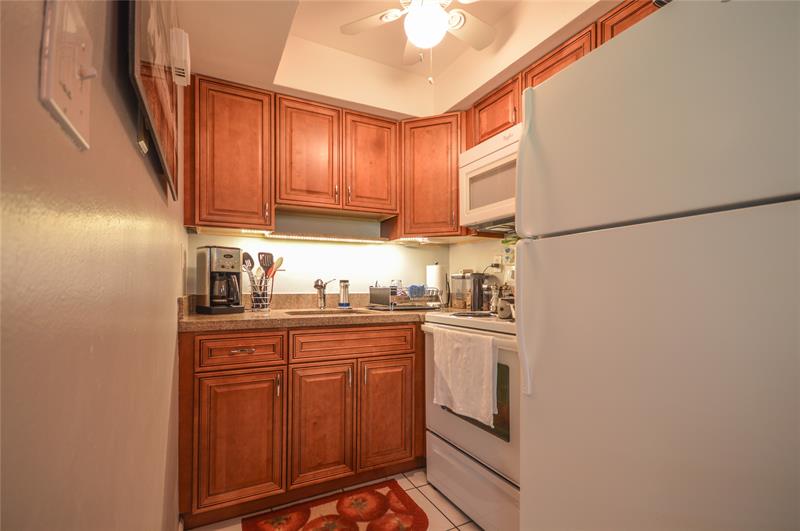 Image 9 of 18 For 1635 5th Ct  B